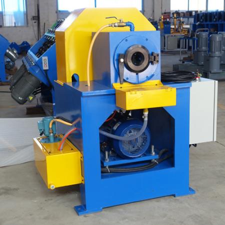 Cartridge heater swaging machine for tubular heating elements